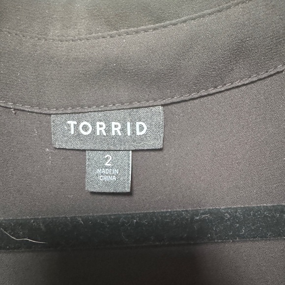 Torrid Black and White Sleeveless Blouse | 20/22 - Picture 5 of 5
